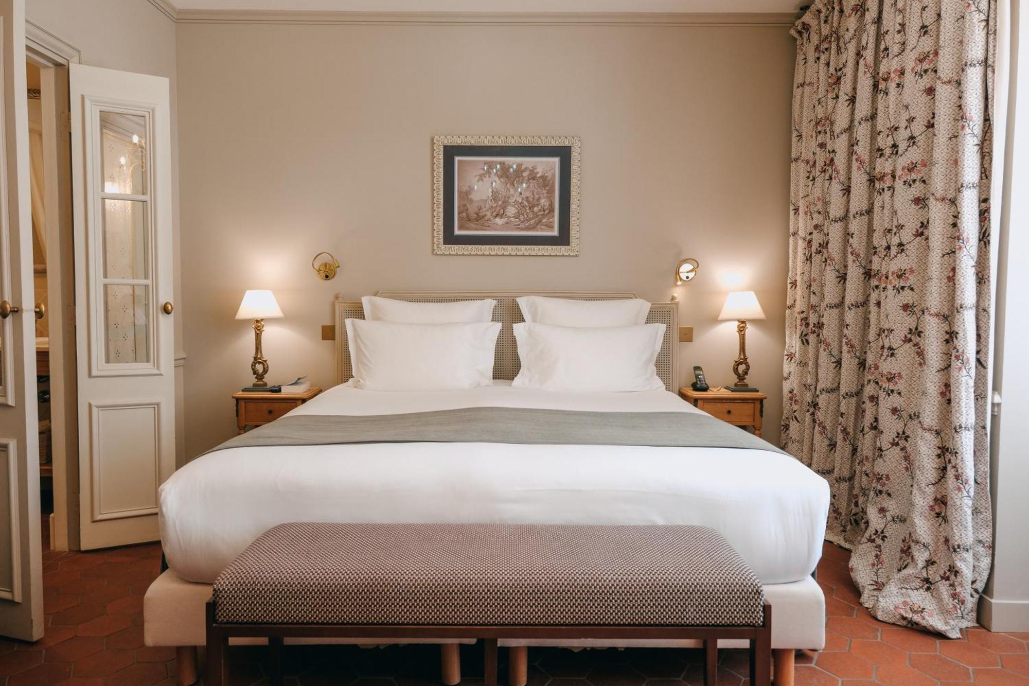 Chateau De Fonscolombe Hotel 5*