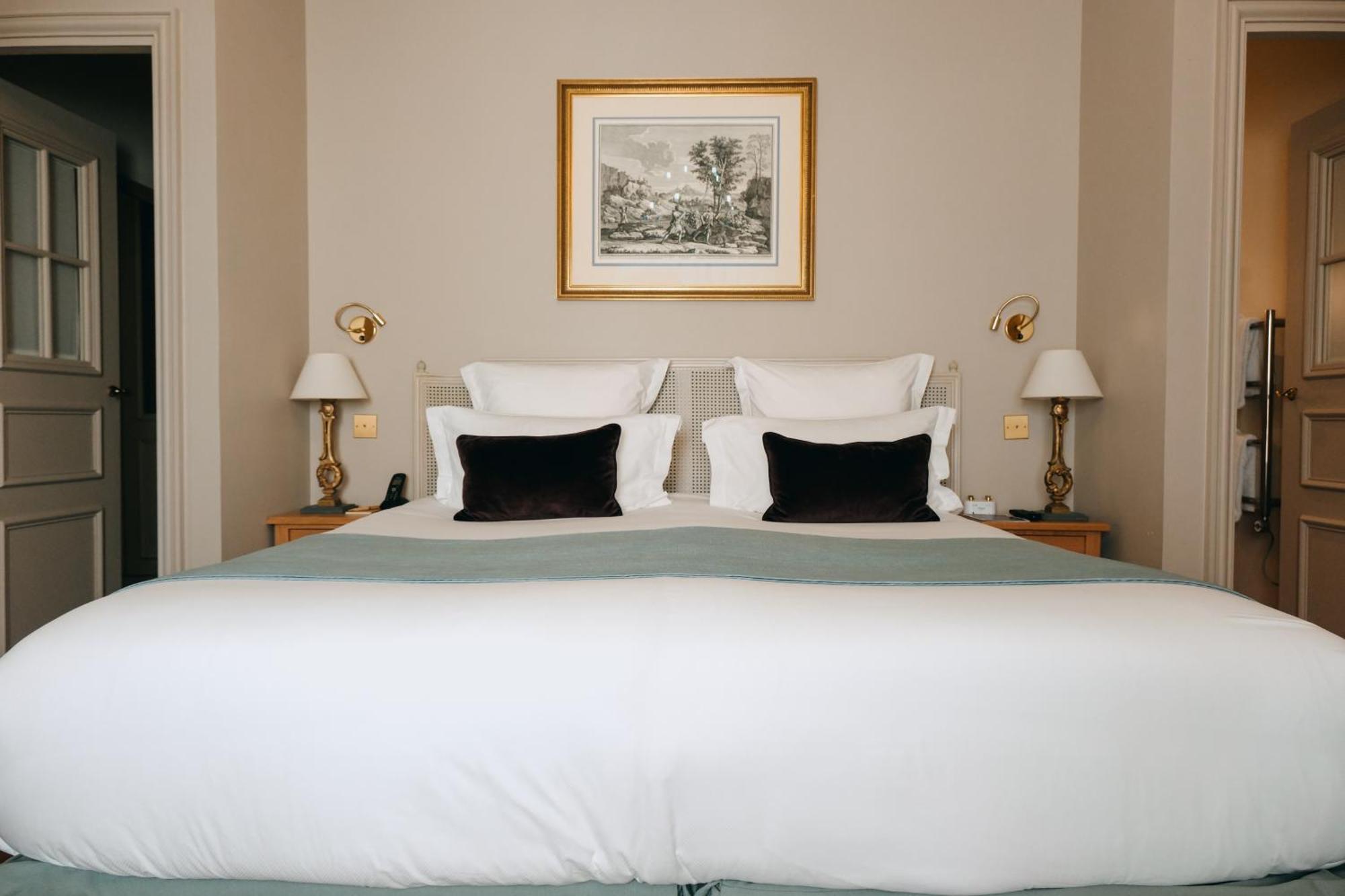 Chateau De Fonscolombe Hotel 5*